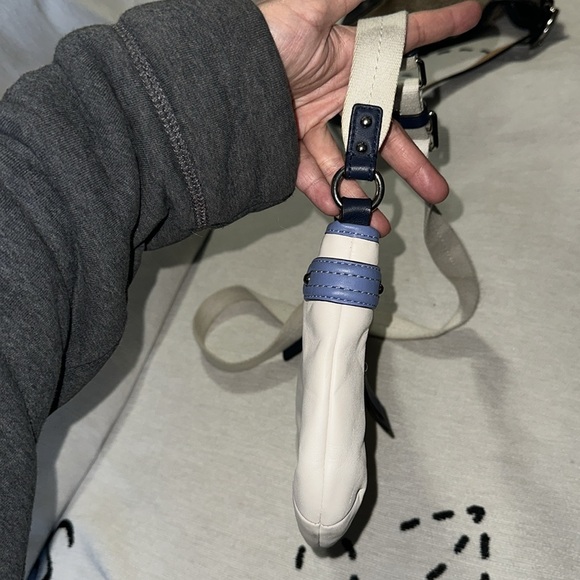 Coach leather swing pack white with light and dark blue trim silver hardware ๐โญ๏ธ - Picture 10 of 13